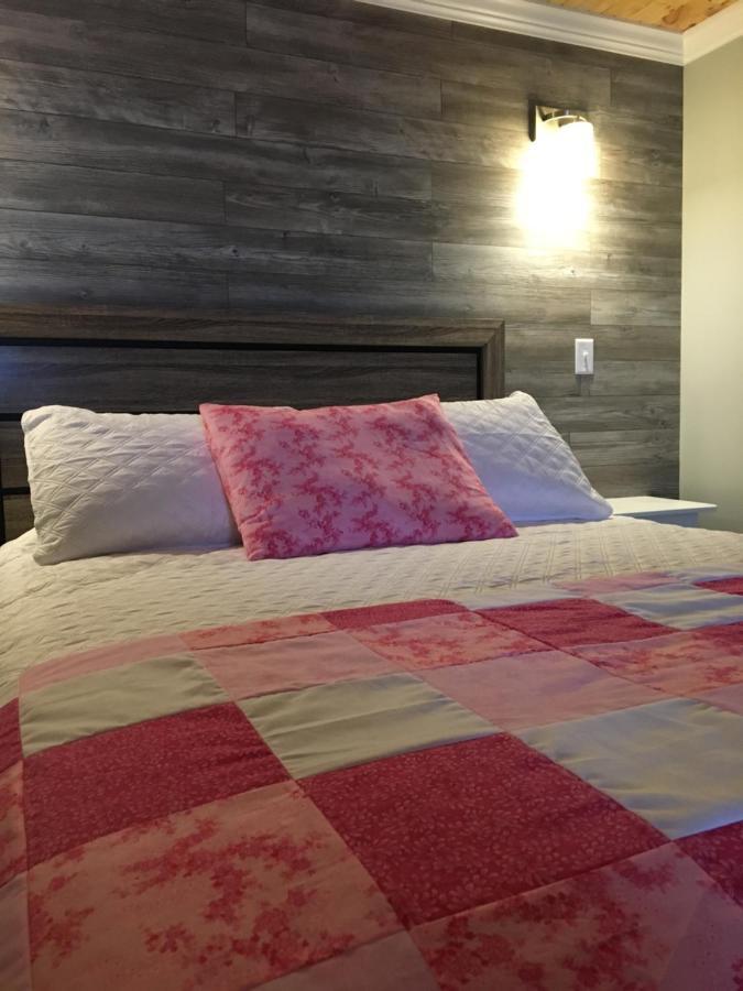 Raleigh Rooms & Taylor'S Crafts Eksteriør billede